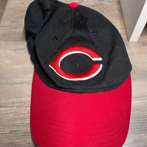 Men's Cincinnati Reds Black/Red Adjustable Baseball Hat